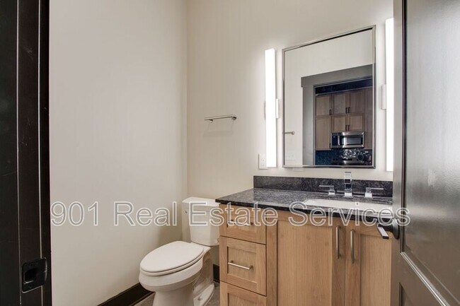 Building Photo - 124 Monroe Ave