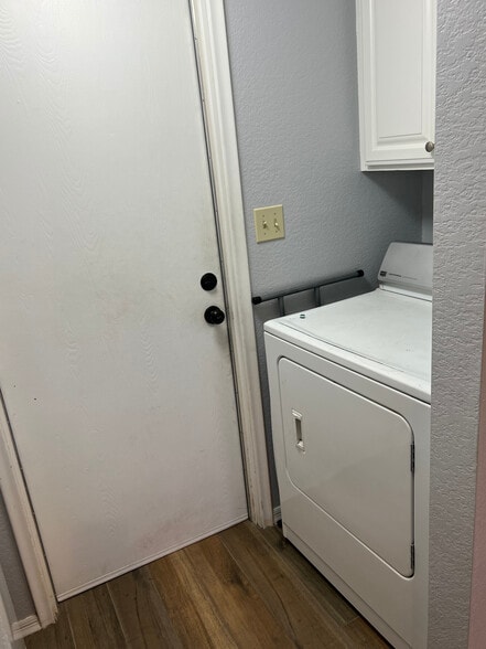 Dryer - 1324 W 13th St