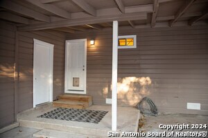 Building Photo - 219 N San Horacio Ave