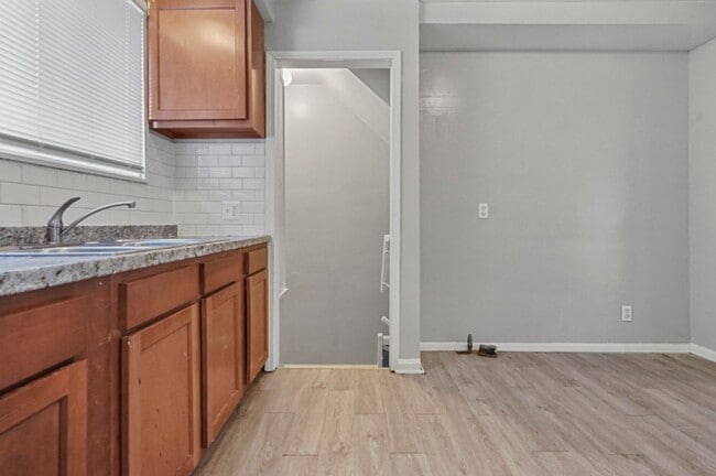 Building Photo - 19356 Westmoreland- 3 BED & 1.5 BATH FOR RENT