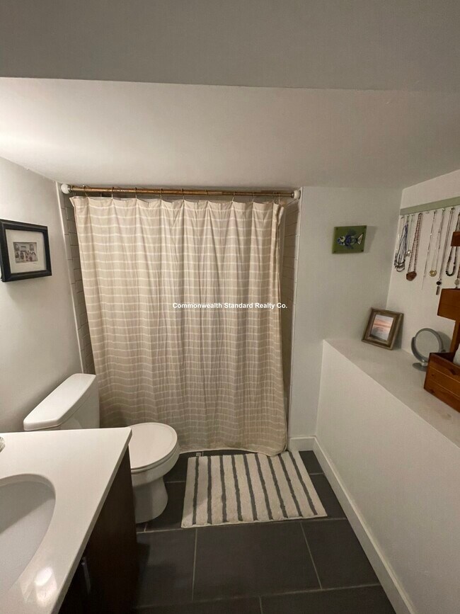 Building Photo - 19 Marney St