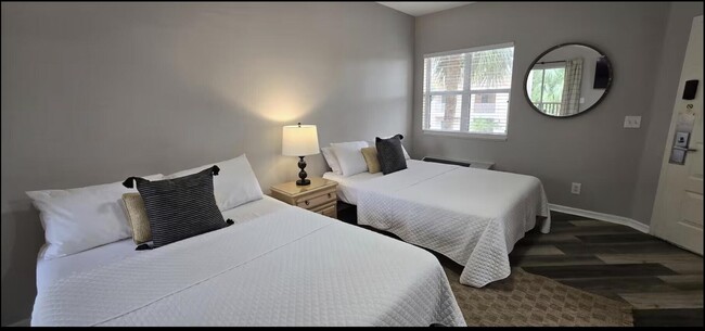 Building Photo - 10047 Perfect Dr