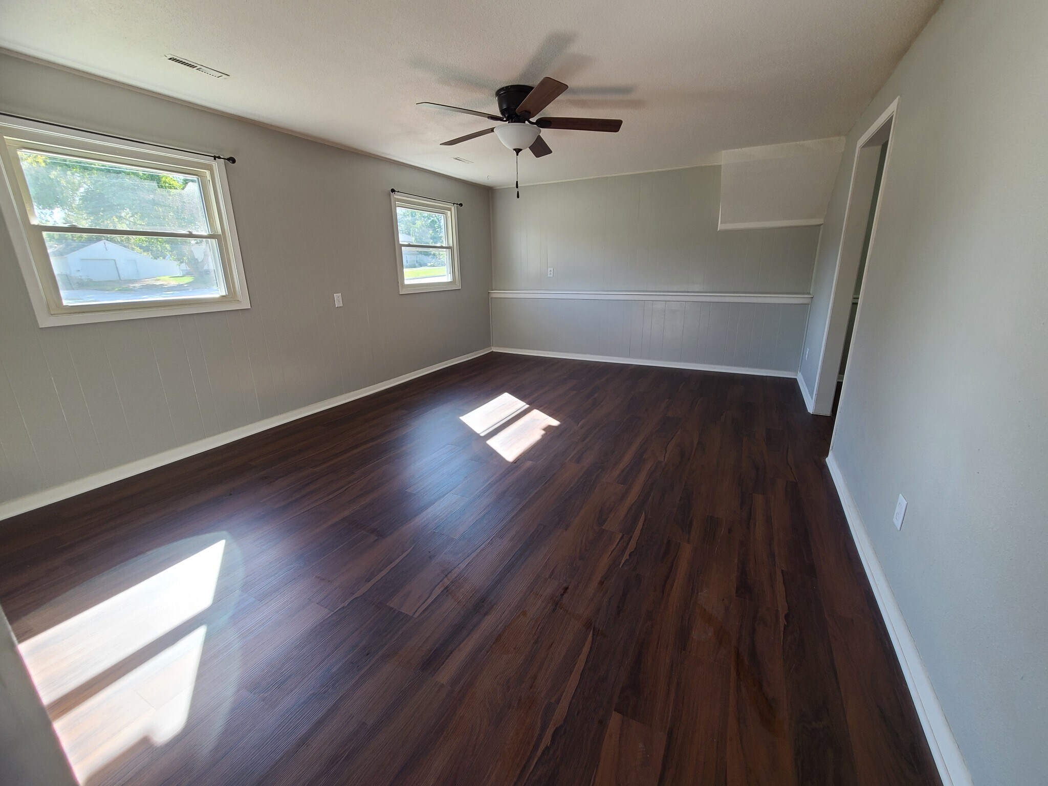 Building Photo - 411 4th Ave