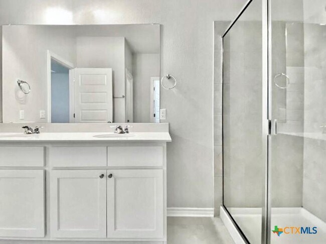 Building Photo - 816 Alta Wy