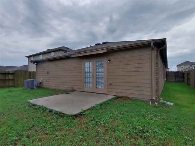 Building Photo - 805 Painted Bison Dr