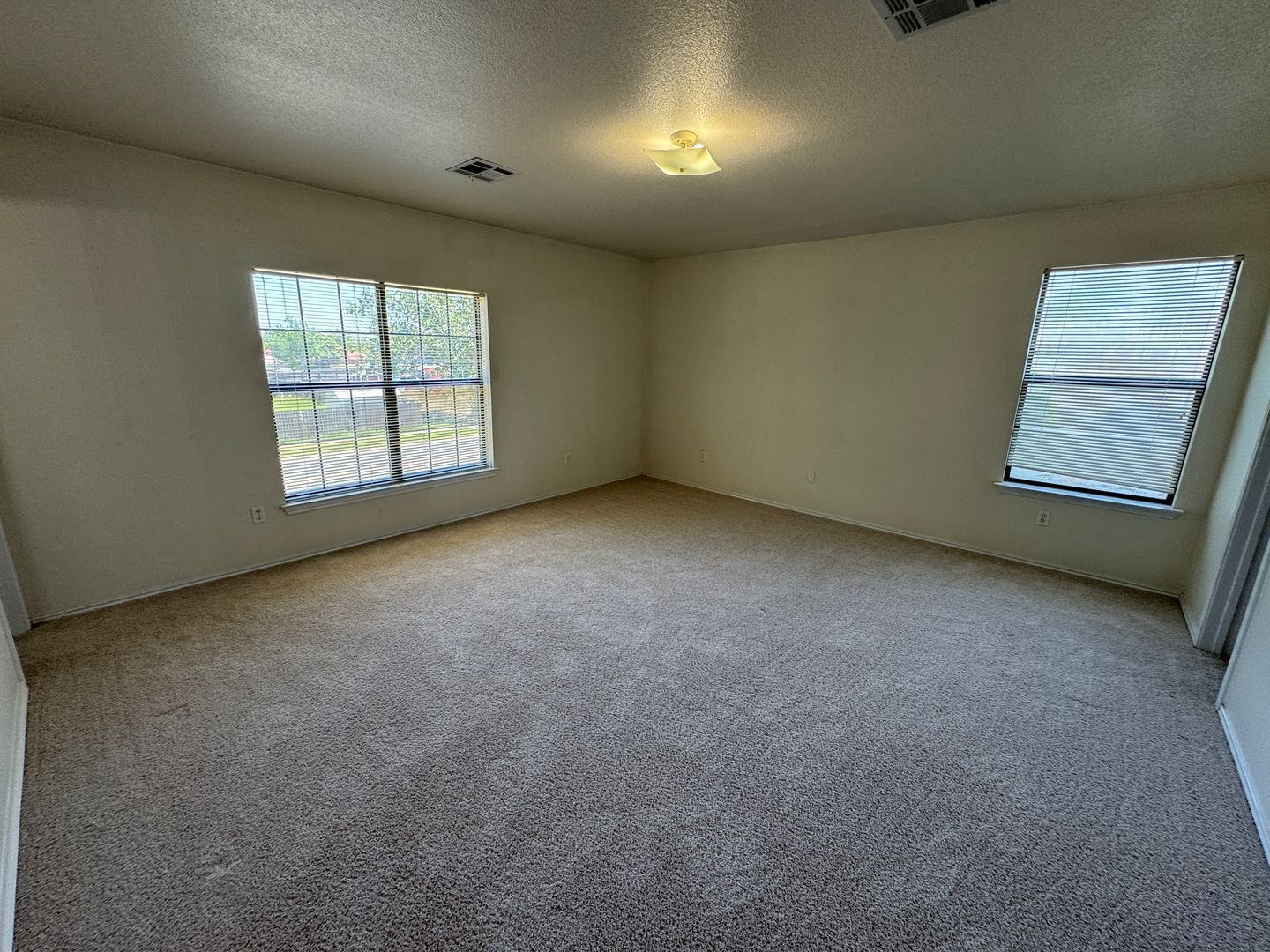 Building Photo - 1204 Bristol Dr