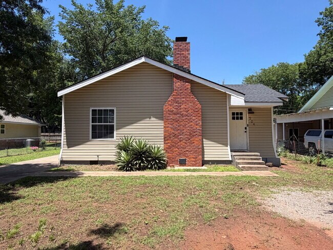 Building Photo - 3 Bedroom 2 Bath House for Lease!!