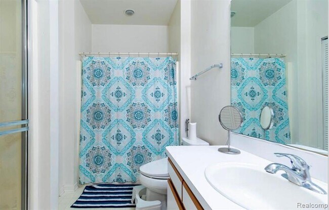Building Photo - 41883 Cantebury Dr