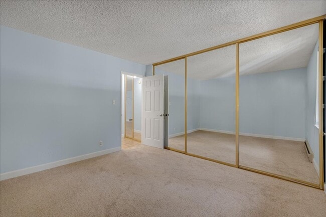 Building Photo - Spacious 1 Bed 1 Bath Condo Near Major Tech Companies