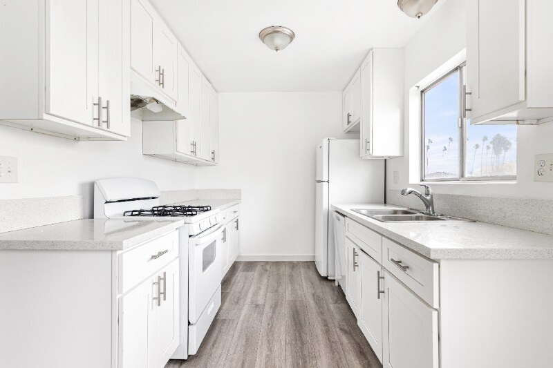 Building Photo - 410 W Regent St