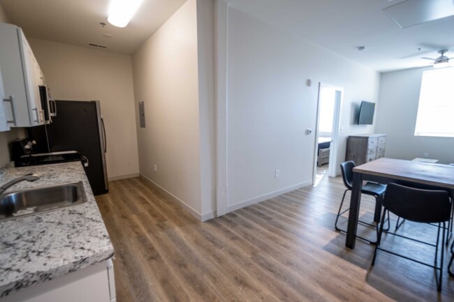 Building Photo - 103 N 1st St