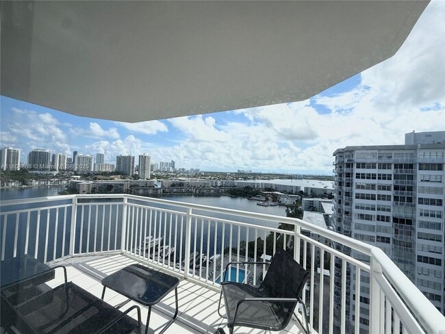 Building Photo - 18071 Biscayne Blvd