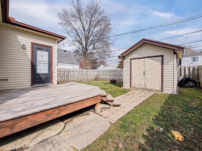 Building Photo - AVAILABLE NOW! SECTION 8 APPROVED! Charming 3-Bedroom Home in Warren!