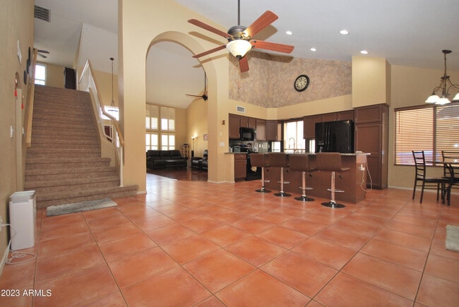 Building Photo - 1227 E Glenhaven Dr