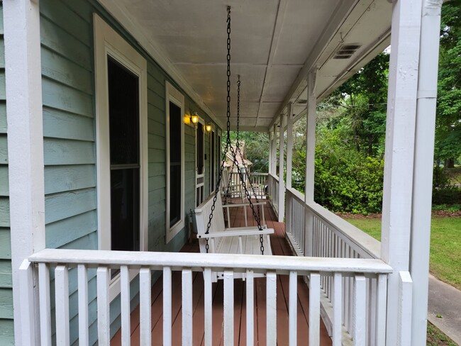 Building Photo - 5564 Dorsett Shoals Rd