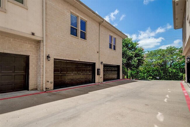 Building Photo - 7333 Valley View Ln