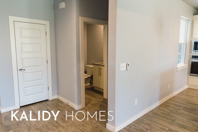 Building Photo - 1796 Salma Rd