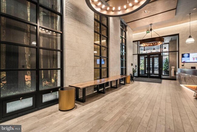 Building Photo - 1300 4th St SE