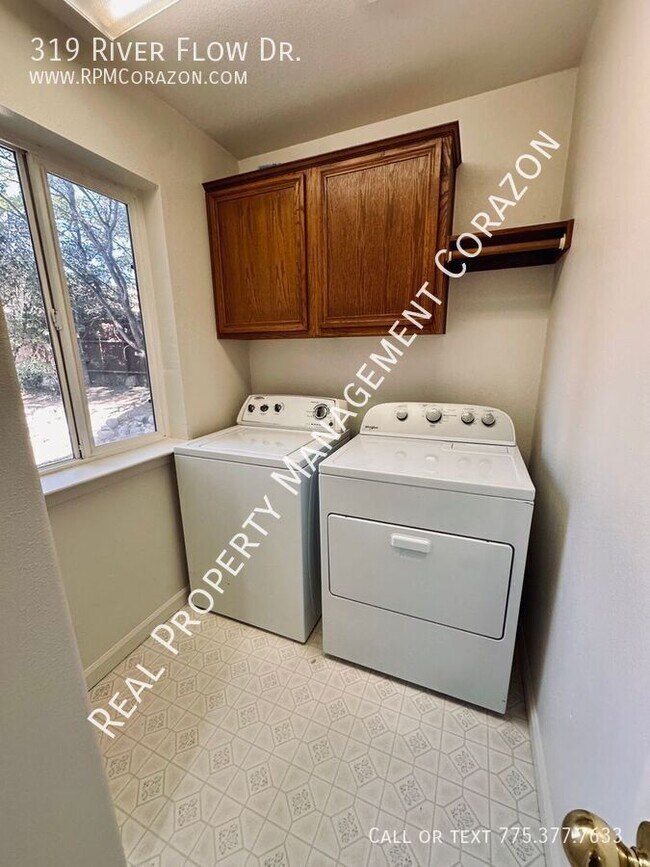 Building Photo - 319 River Flow Dr