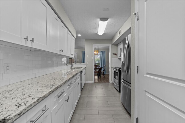 Building Photo - 59 Hideaway Dr