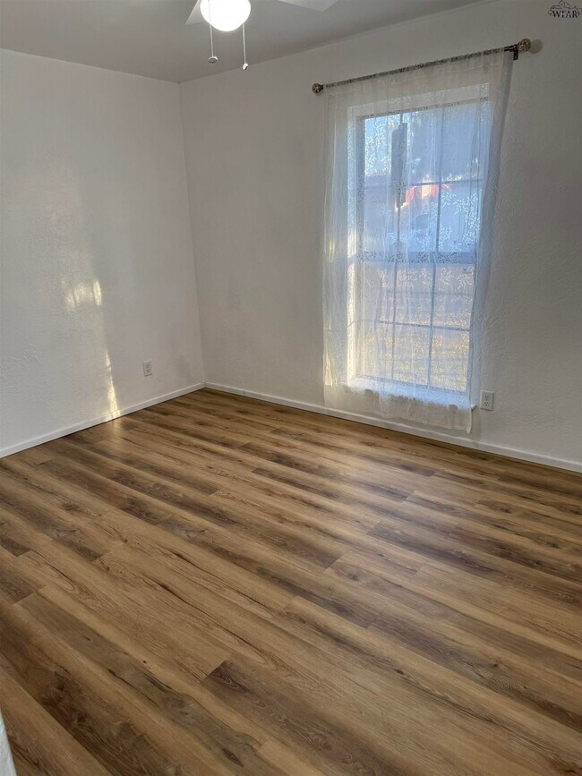 Building Photo - 2304 Tinker Trl