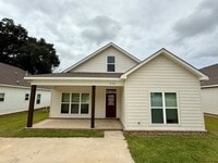 Building Photo - 330 Orion St
