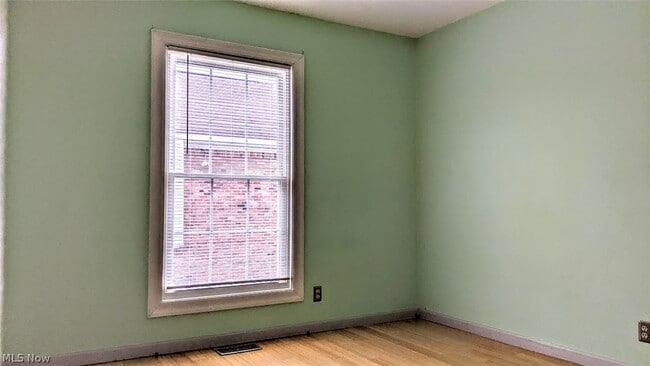 Building Photo - 25 Trenton Square