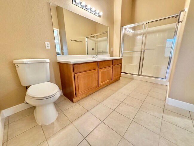 Building Photo - Welcoming 2 Bedroom home with private balcony located in South Las Vegas Community