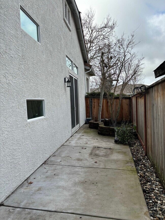 Building Photo - 3547 Marsh Point Dr