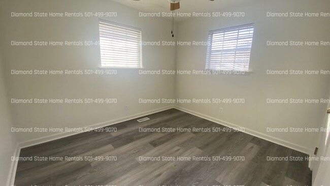 Building Photo - 5808 Del Prado St