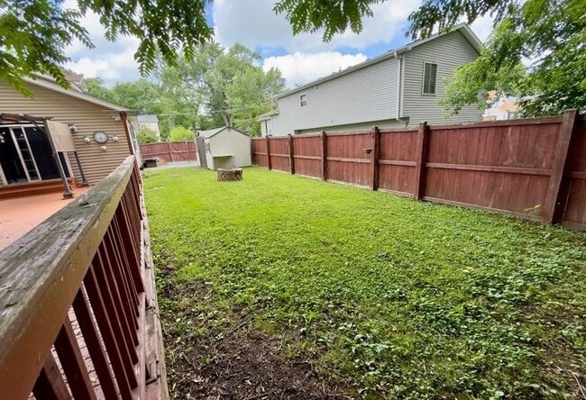 Building Photo - 24633 W Passavant Ave