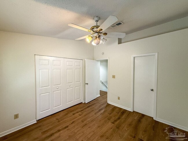 Building Photo - 424 E Burgess Rd