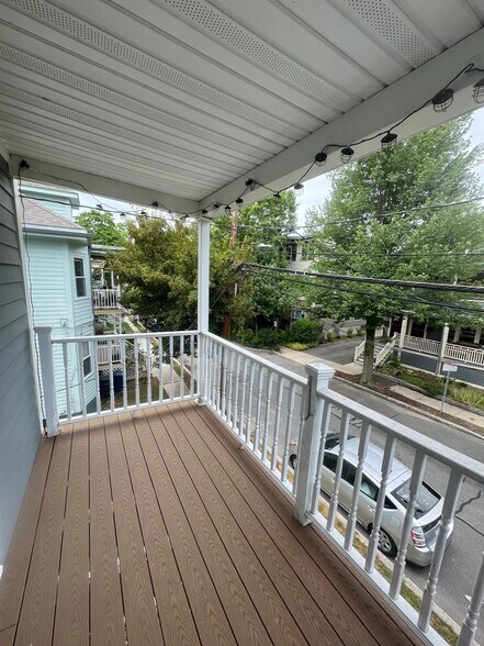 Building Photo - 48 Standish St