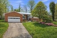 Building Photo - 7211 Martins Ct