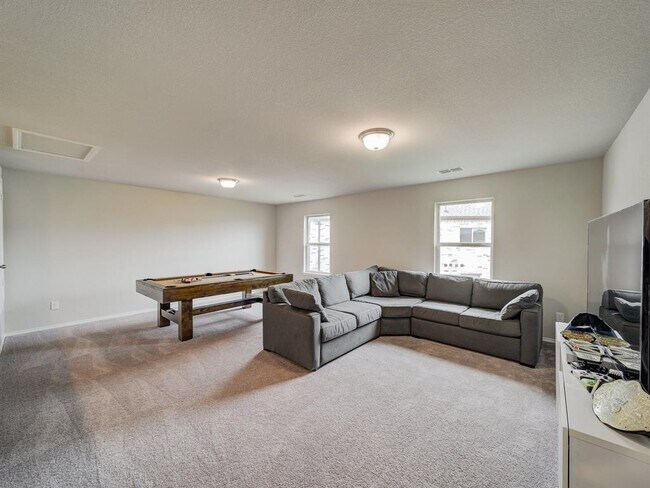 Building Photo - 2218 Maplewood Dr