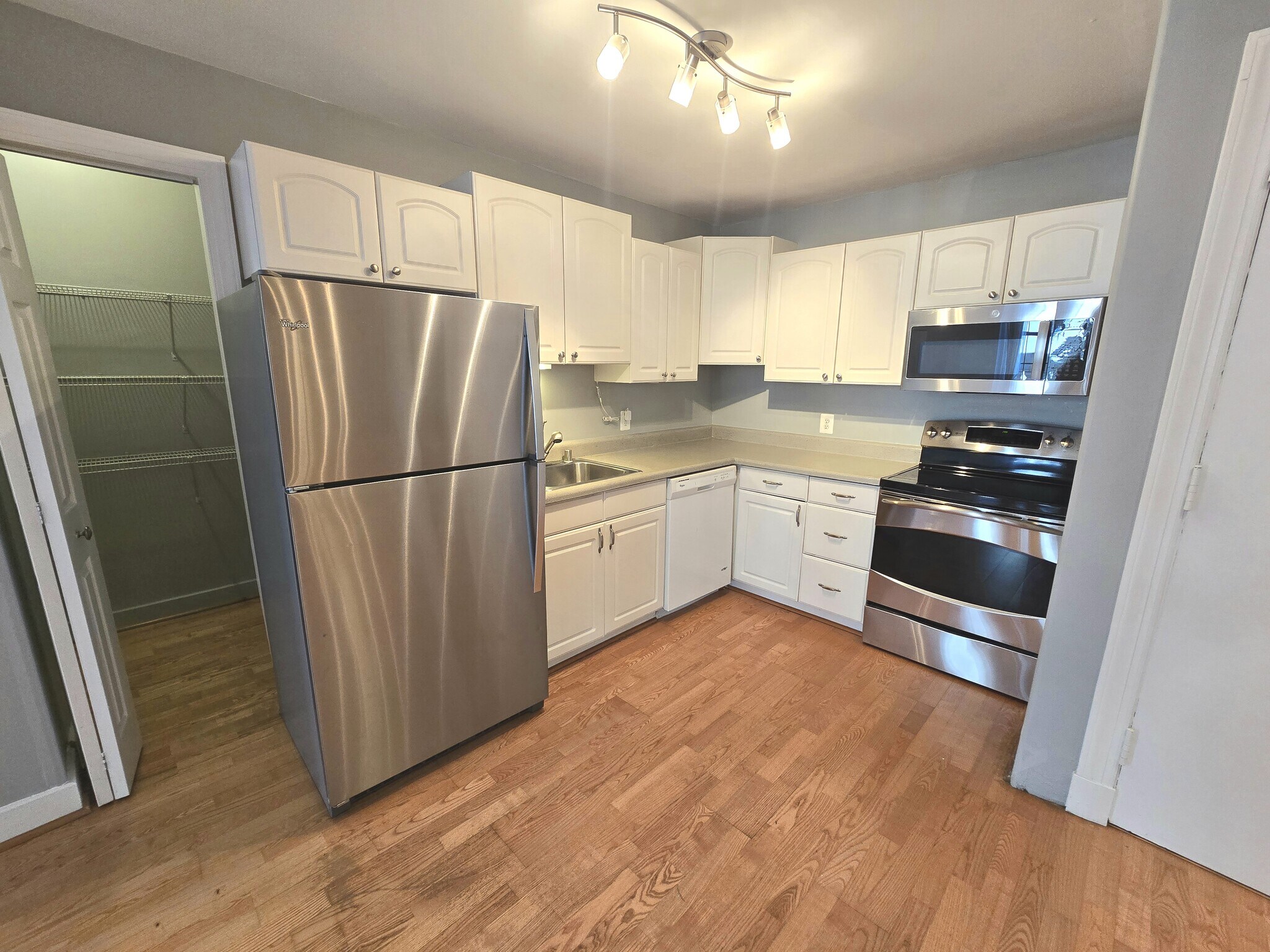 Building Photo - 1 E Chase St