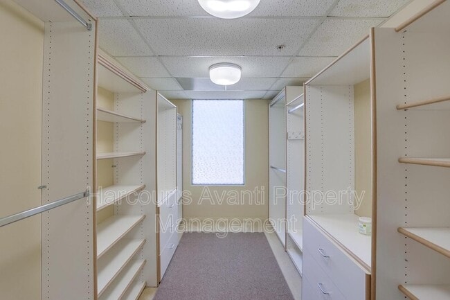 Building Photo - 3060 Sixth Ave