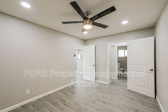 Building Photo - 3237 N 66th St