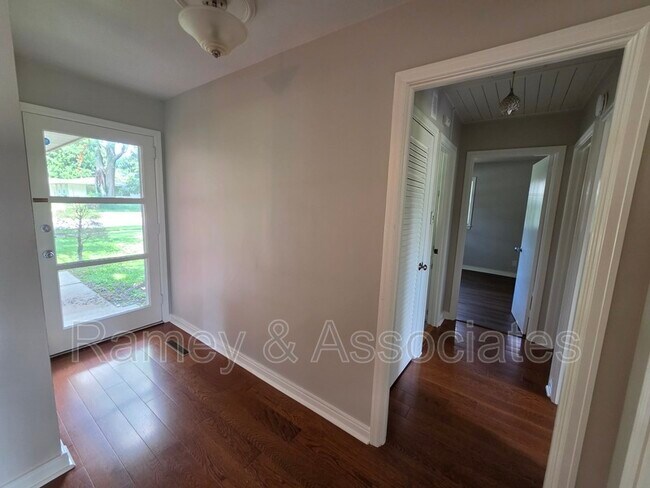 Building Photo - 3135 Rosedale Blvd