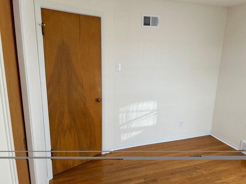 Building Photo - 230 Georgia Ave