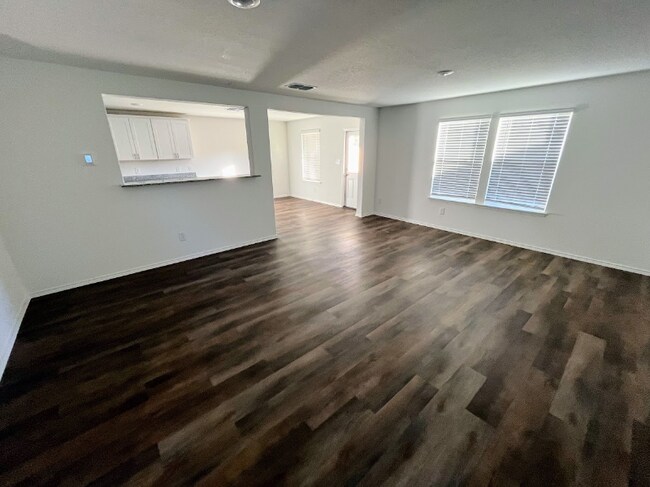 Building Photo - 743 Bluegrass Pt