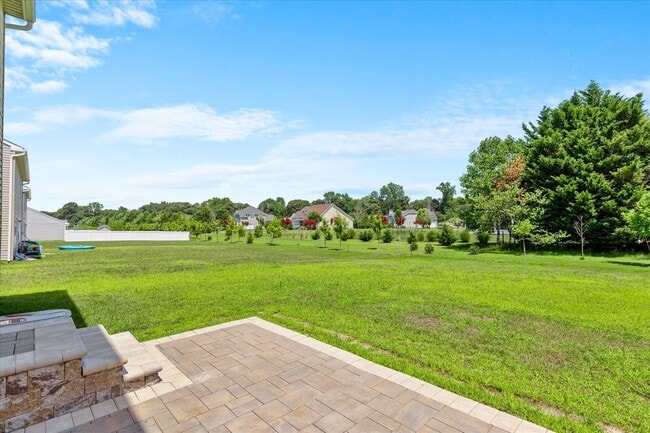 Building Photo - Welcome to your new home in beautiful Lewe...