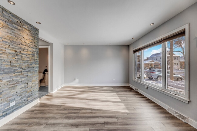 Building Photo - 5236 W 54th St