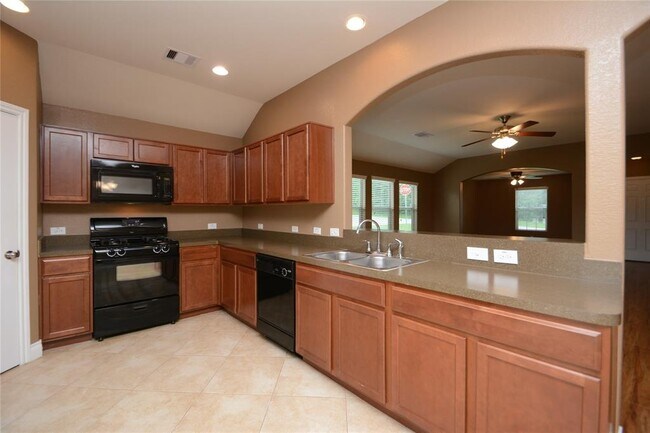 Building Photo - 12567 Canyon Falls Boulevard