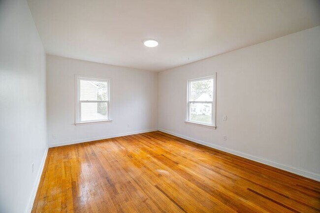 Building Photo - 2912 Ruhl Ave