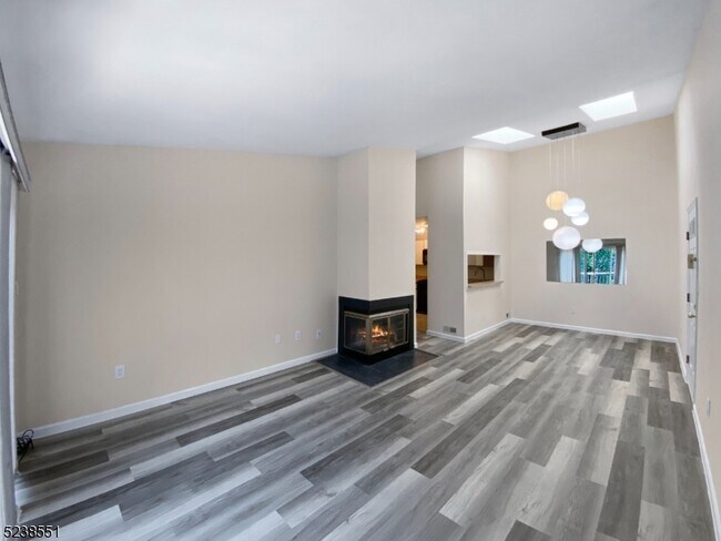 Building Photo - 366 McDowell Dr