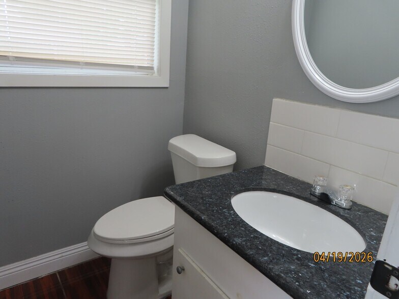 Building Photo - 10410 Broadstairs St