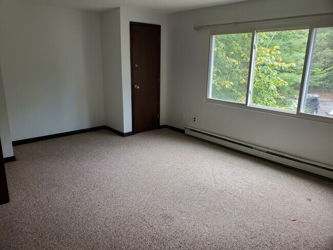 Building Photo - 48 Orris Rd