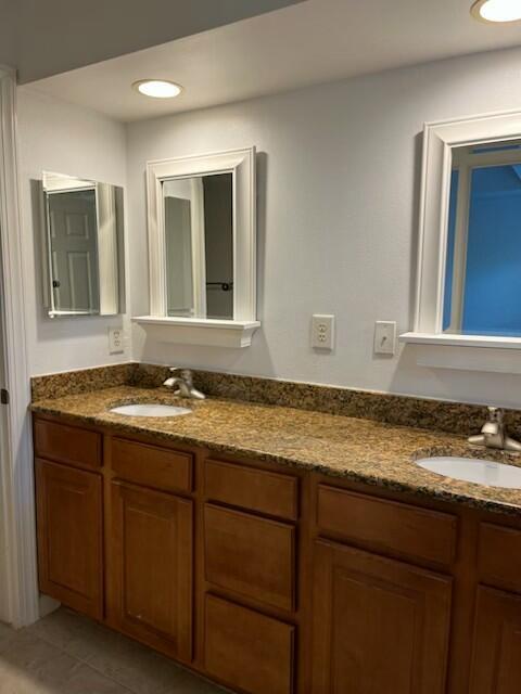 Building Photo - 77 Talon Ct