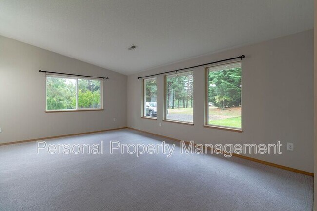 Building Photo - 1312 SE 352nd Ave